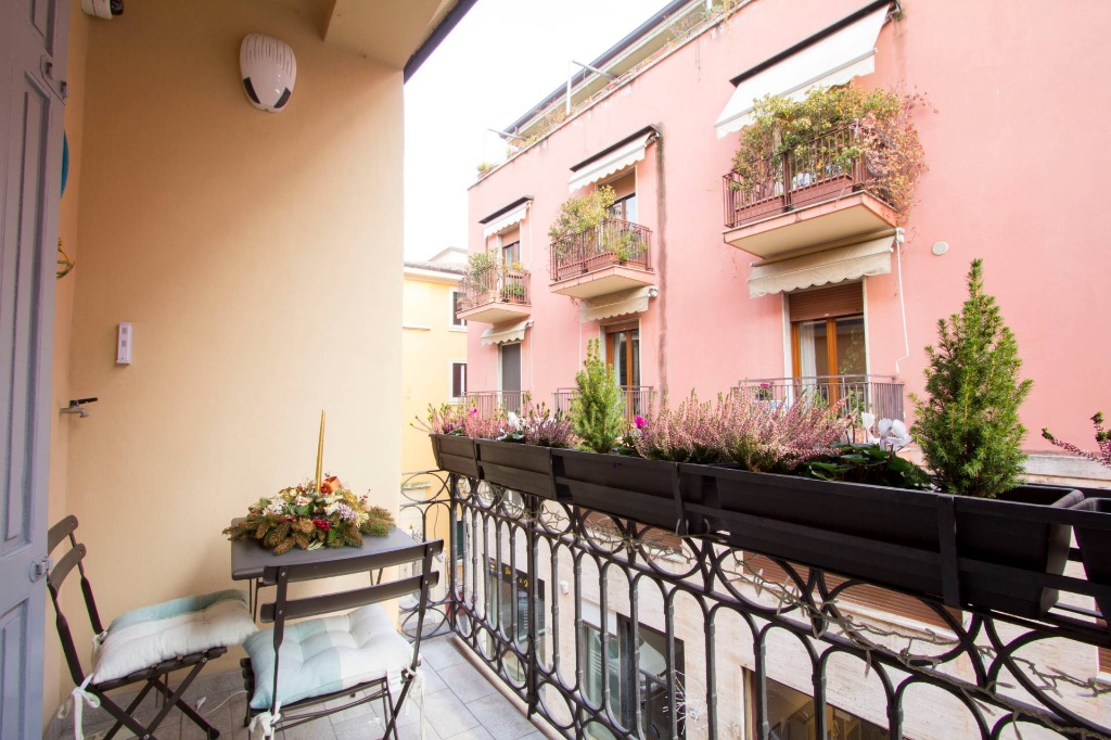Appartamento in Via Giovanni Zambelli, Verona, 5 locali, 2 bagni