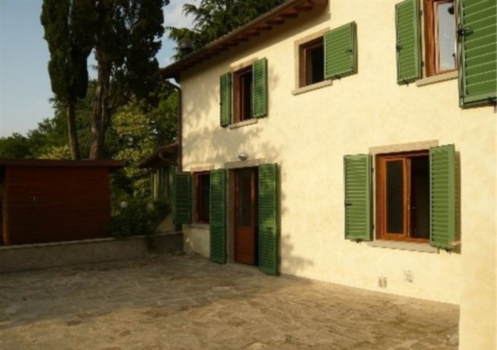 Casa colonica a Vicchio, 4 locali, 2 bagni, giardino privato, 100 m²