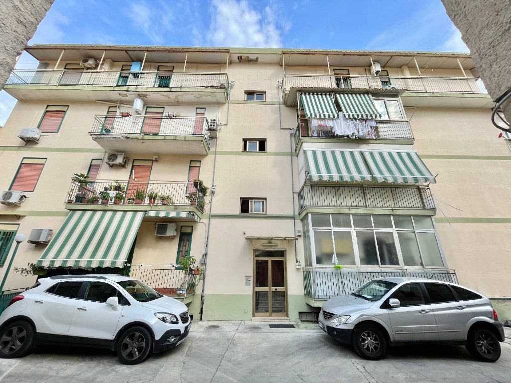 Trilocale in Via Luigi Vanvitelli, Palermo, 1 bagno, 95 m² in vendita