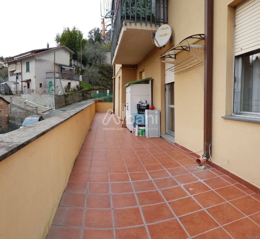 Quadrilocale a Vezzano Ligure, 1 bagno, posto auto, 125 m², 1° piano