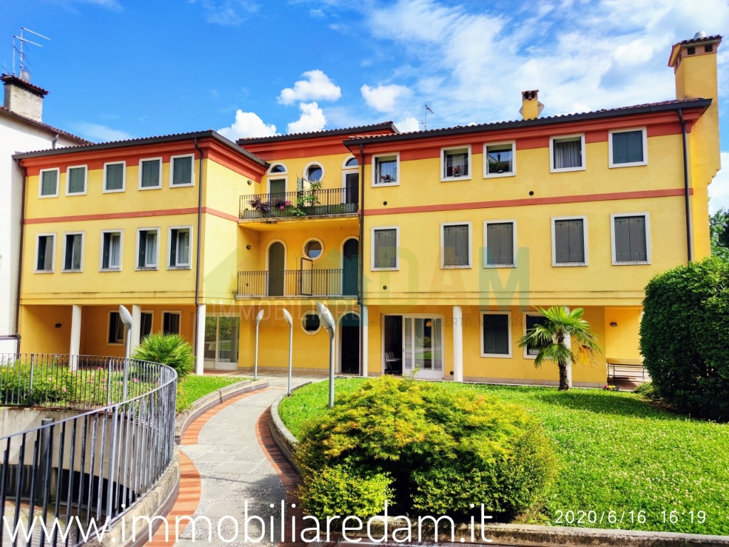 Quadrilocale a Vicenza, 2 bagni, giardino privato, garage, 90 m²
