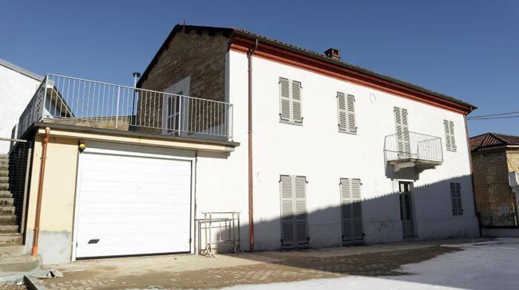 Casa indipendente in Via Dante Alighieri, Grazzano Badoglio, 8 locali