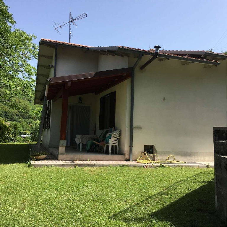 Villa in Frazione Bagnara, Nocera Umbra, 5 locali, 1 bagno, arredato