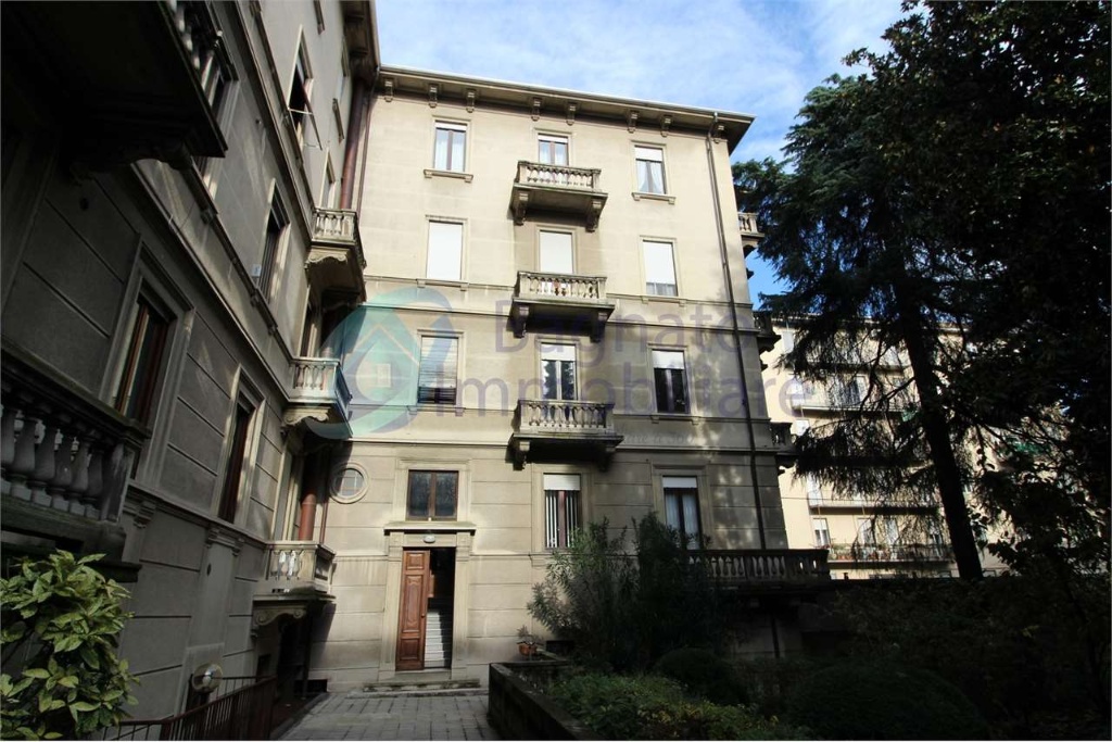 Trilocale in Via santorre santarosa 4, Novara, 1 bagno, 94 m²