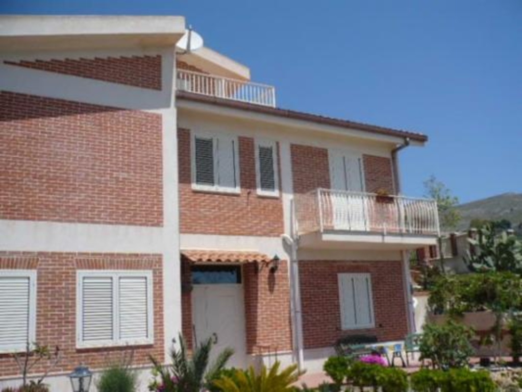 Villa a Licata, 5 locali, 3 bagni, giardino privato, 275 m² in vendita