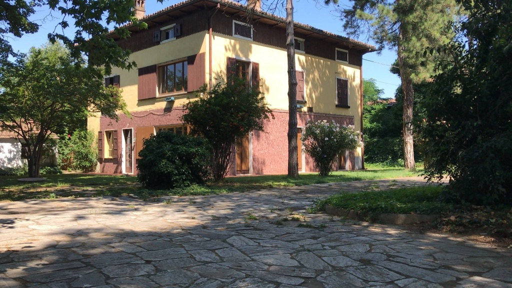 Villa a Castelnuovo Scrivia, 10 locali, giardino privato, 250 m²