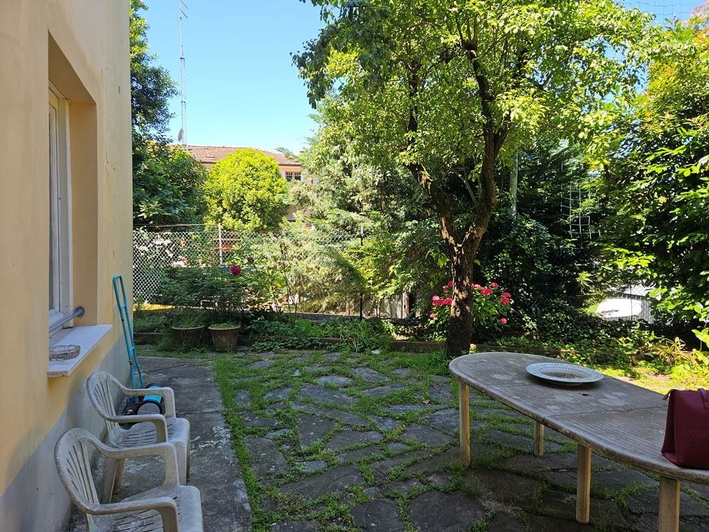 Casa indipendente a Parma, 5 locali, 1 bagno, 208 m², da ristrutturare