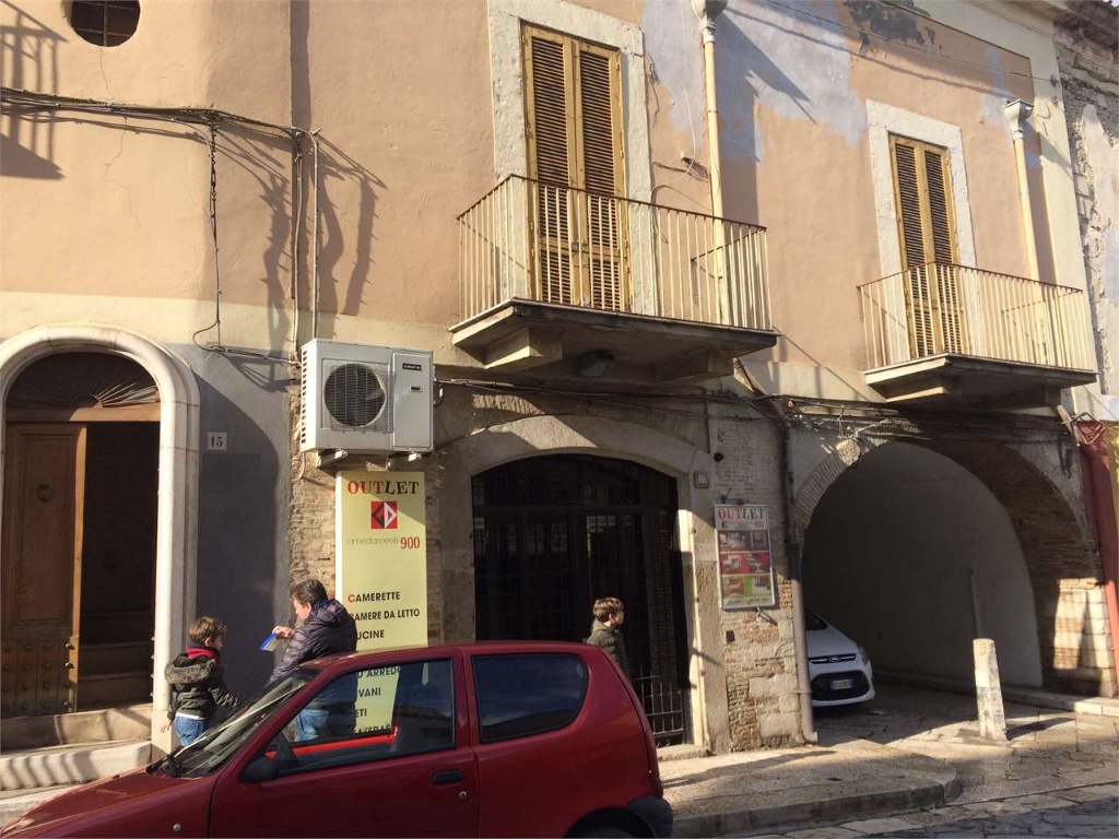 Palazzo a Cerignola, 3 locali, 1 bagno, 100 m², 1° piano in vendita