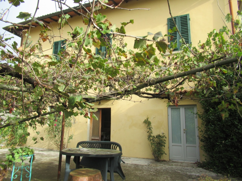 Casa colonica a Vicchio, 15 locali, 3 bagni, giardino privato, 250 m²