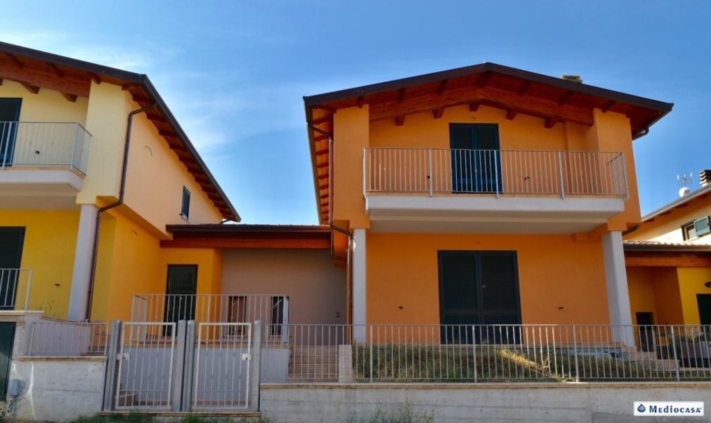 Porzione di casa in Strada Bagnaia-Pilonico Paterno, Perugia, 5 locali