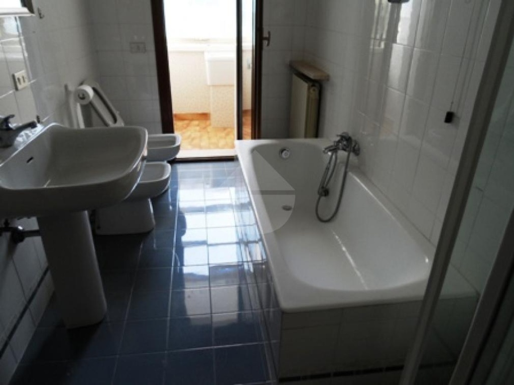 Appartamento in Via Don Nicola Mazza, Zevio, 5 locali, 1 bagno, 130 m²