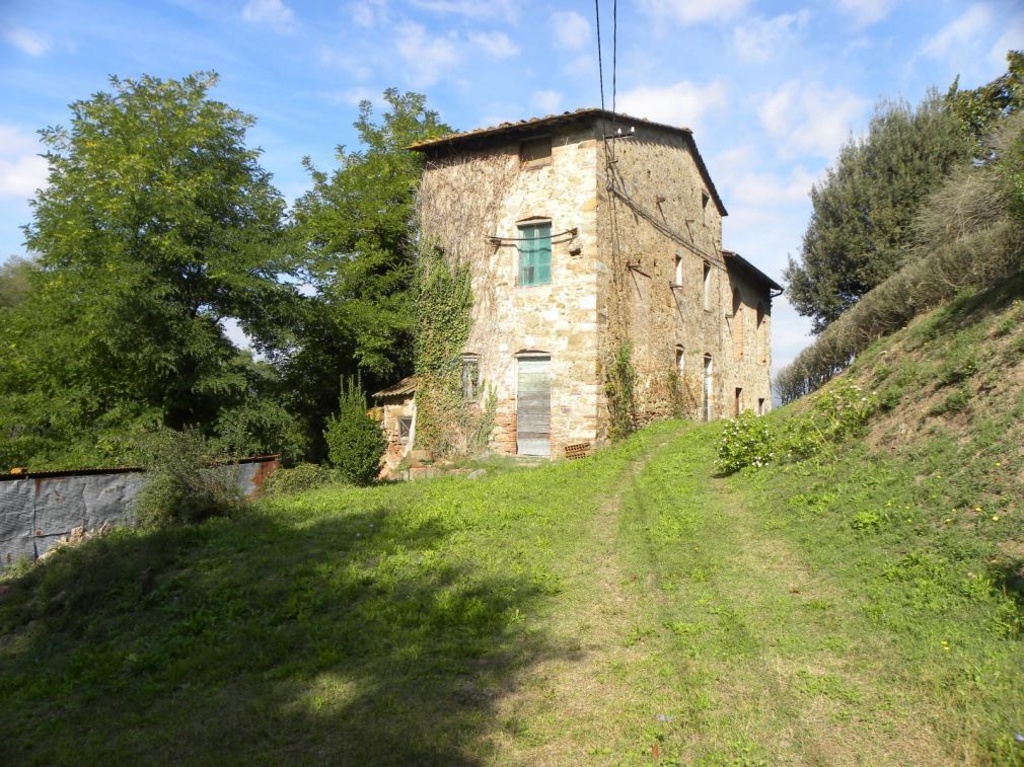 Rustico in Via dei Pierini, Capannori, 4 locali, giardino privato