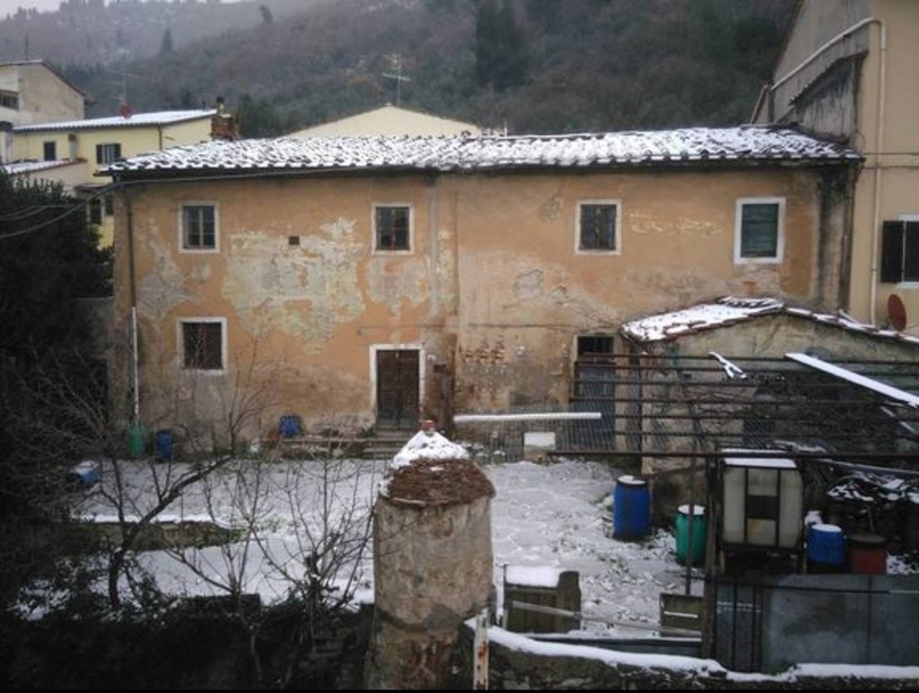 Casa colonica in Via Firenze, Prato, 10 locali, 2 bagni, 400 m²