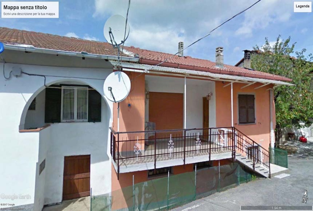 Casa semindipendente a Piana Crixia, 20 locali, 3 bagni, con box