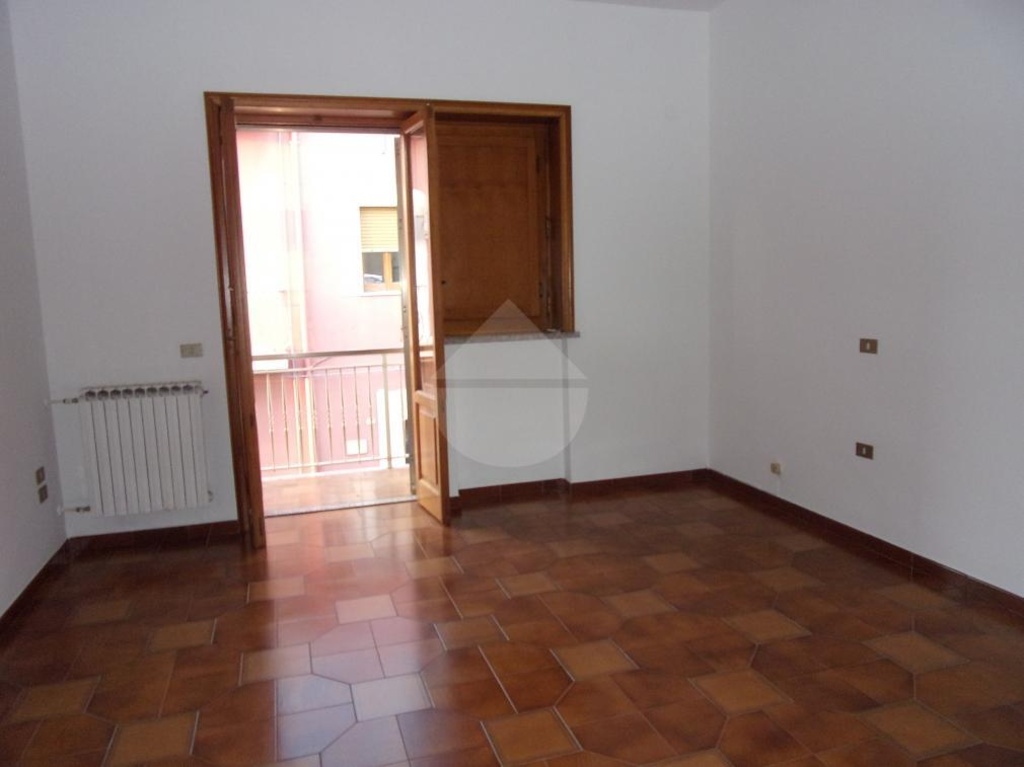 Bilocale in Via Paolucci, Pulsano, 1 bagno, arredato, 100 m², 1° piano