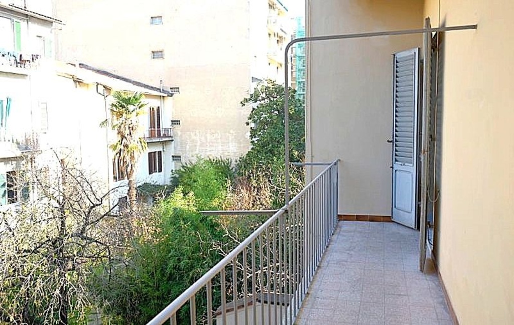 Appartamento in Via della Cernaia (pressi), Firenze, 2 bagni, 160 m²