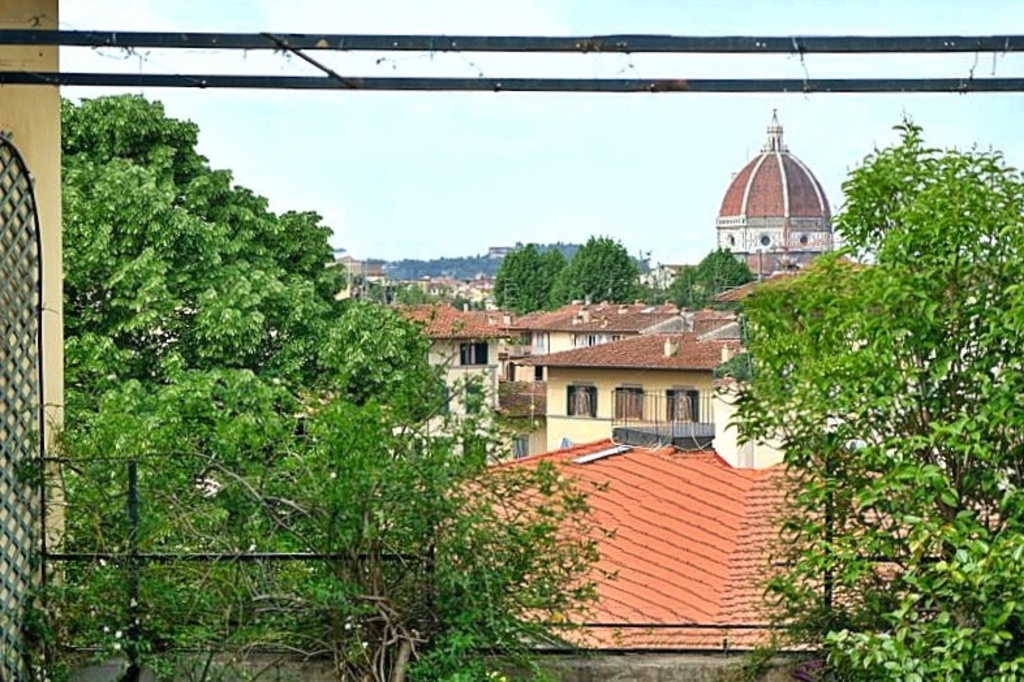 Attico a Firenze, 3 bagni, 235 m², terrazzo, ascensore, buono stato