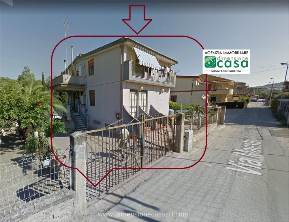 Villa a schiera in Via Maestri del Lavoro 4, San Cataldo, 10 locali