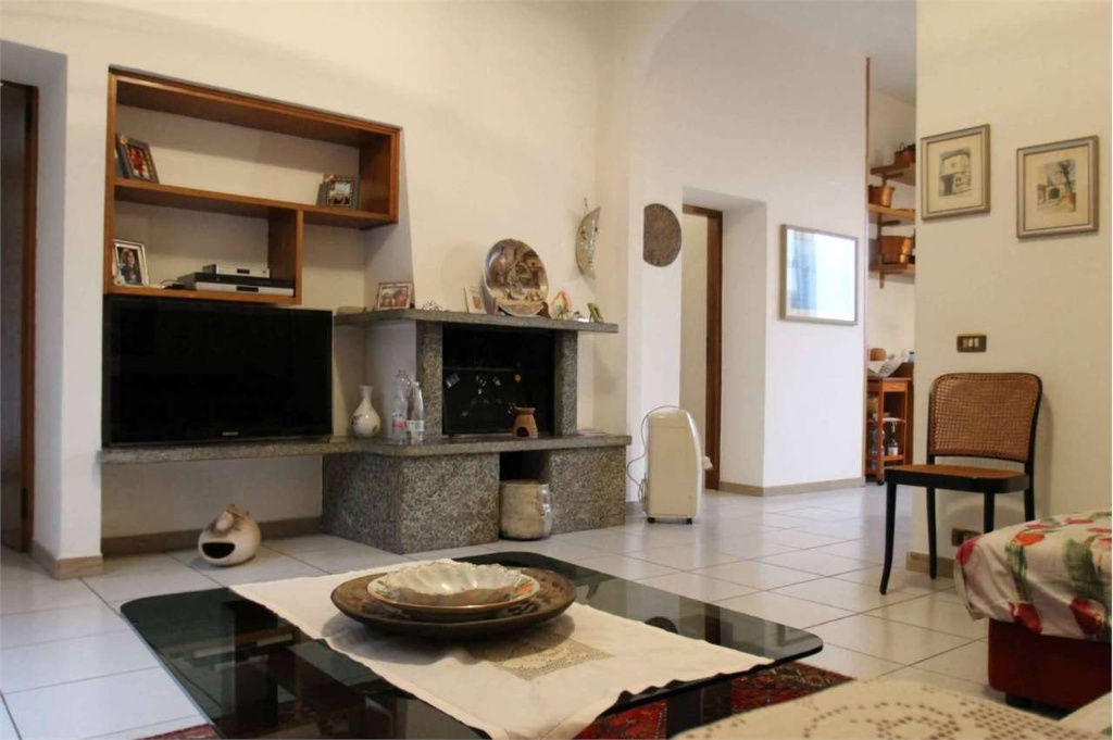 Appartamento in Salita Bosisolo, Oggiono, 5 locali, 2 bagni, 150 m²