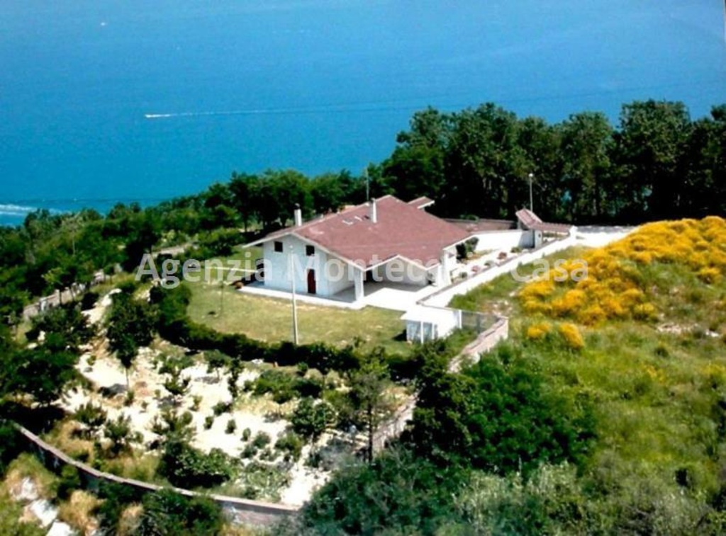 Villa a Gabicce Mare, 8 locali, 2 bagni, arredato, 189 m² in vendita