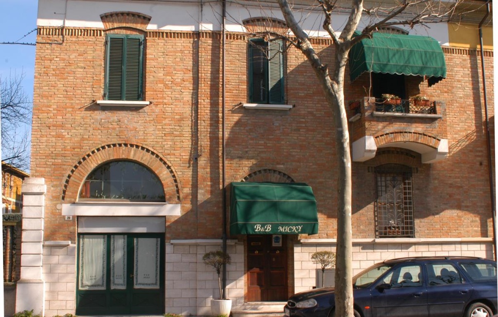 Villa a Ravenna, 6 locali, 3 bagni, con box, arredato, 280 m²