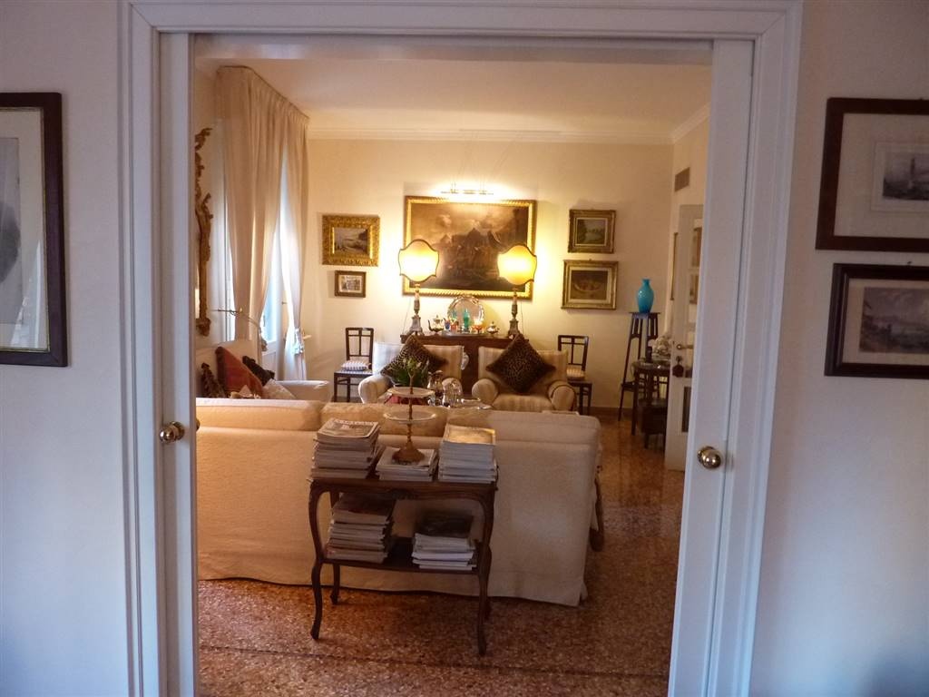 Appartamento in Via risorgimento, Padova, 9 locali, 3 bagni, 340 m²