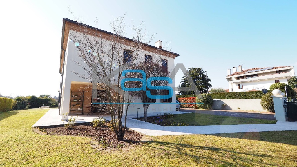 Casa indipendente in VIA NOGARE', Quinto di Treviso, 6 locali, 3 bagni