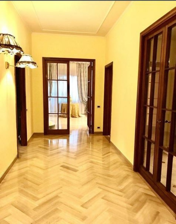 Appartamento in Via Pagano, Prato, 5 locali, 2 bagni, 140 m², terrazzo