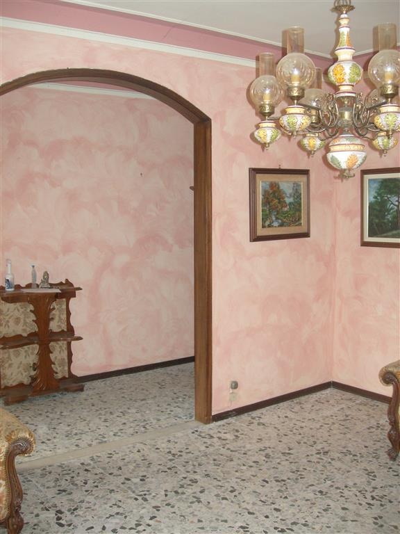 Casa semindipendente a Isola Sant'Antonio, 5 locali, 1 bagno, 95 m²