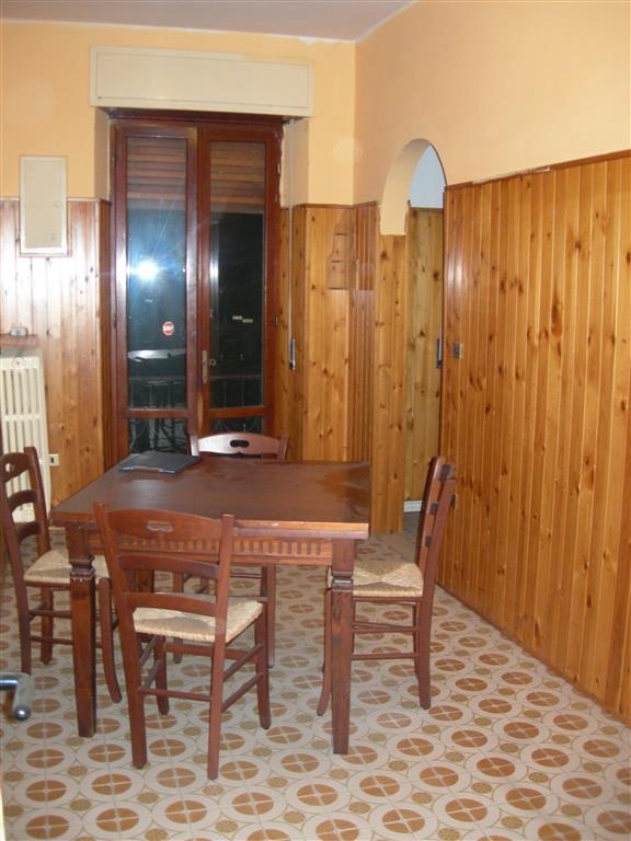 Appartamento ad Alzano Scrivia, 5 locali, 1 bagno, posto auto, 130 m²