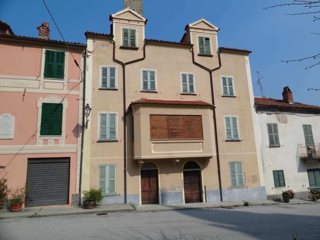 Porzione di casa in Via roma, Camerana, 12 locali, 1 bagno, 240 m²