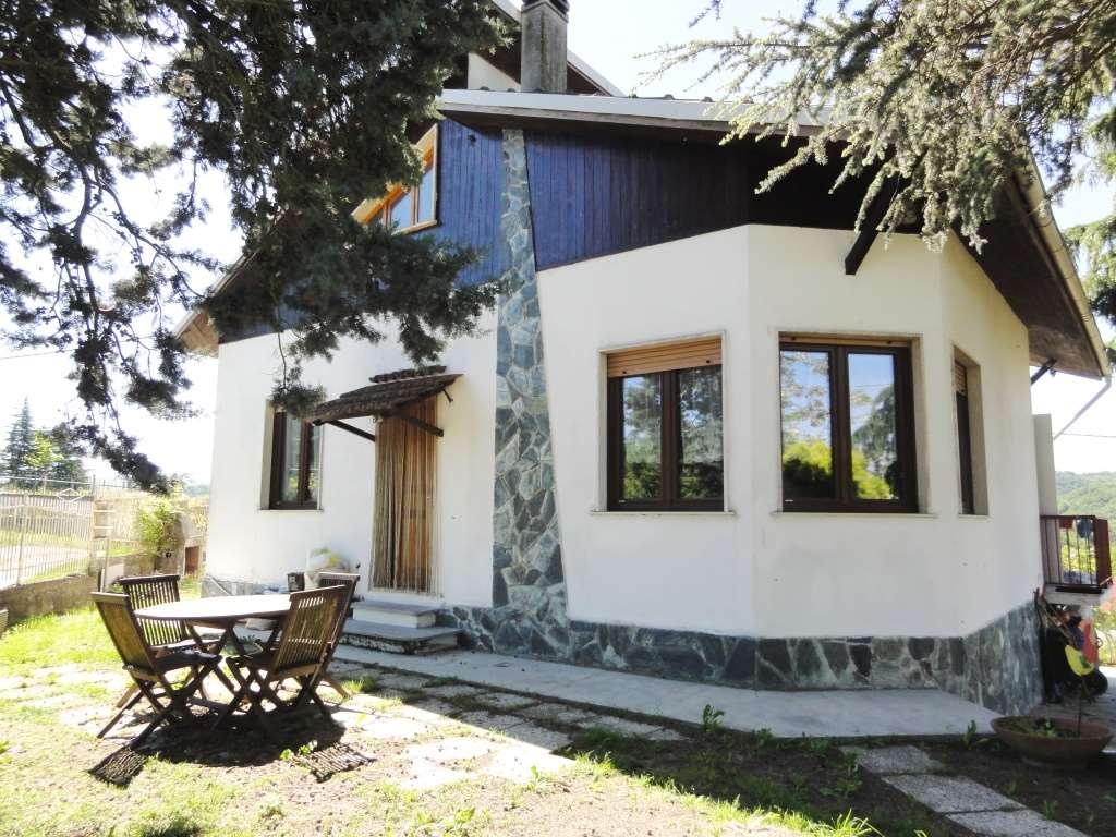 Villa a Dego, 5 locali, 2 bagni, giardino privato, 180 m² in vendita