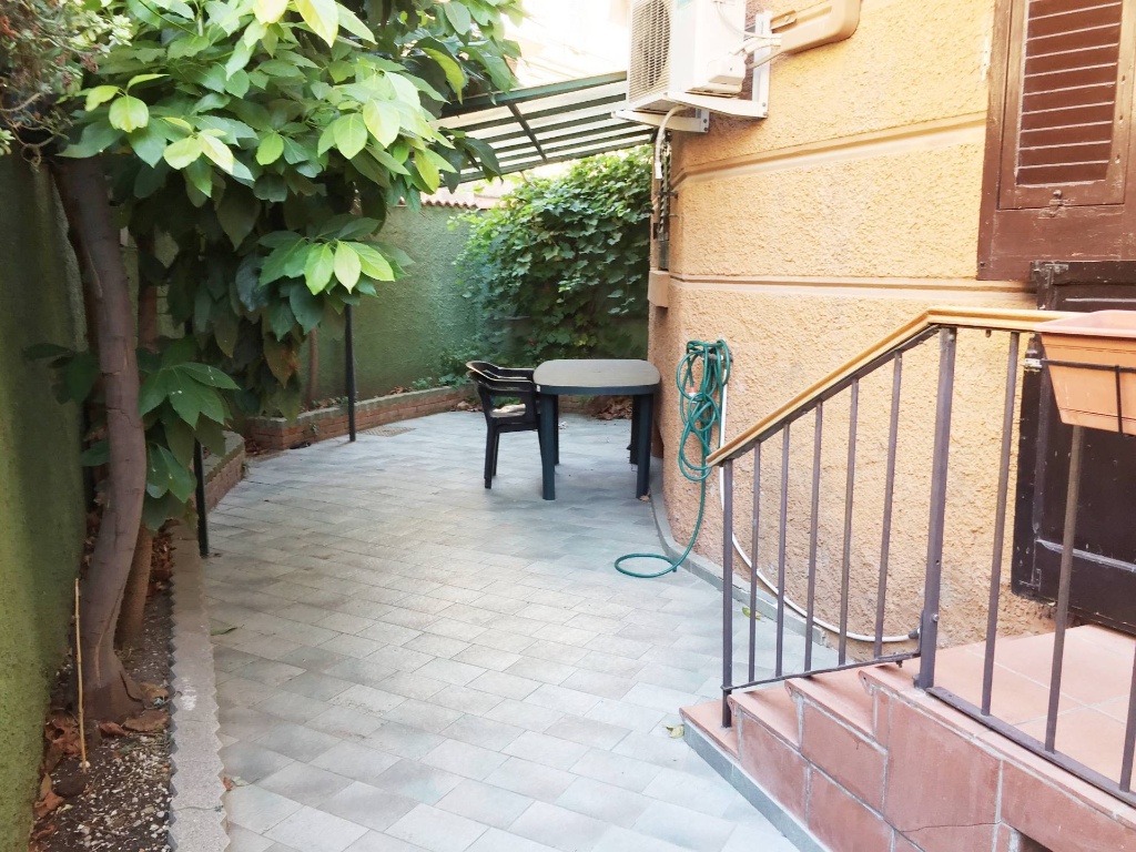 Bilocale in Via Albenga, Savona, 1 bagno, giardino privato, 55 m²