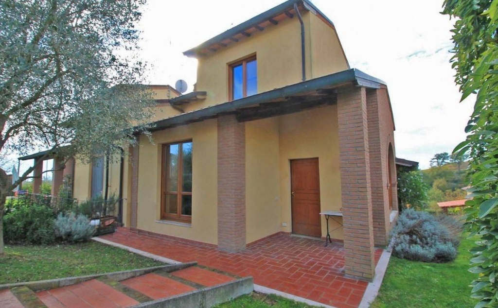 Villa a schiera a Montepulciano, 8 locali, 3 bagni, giardino privato