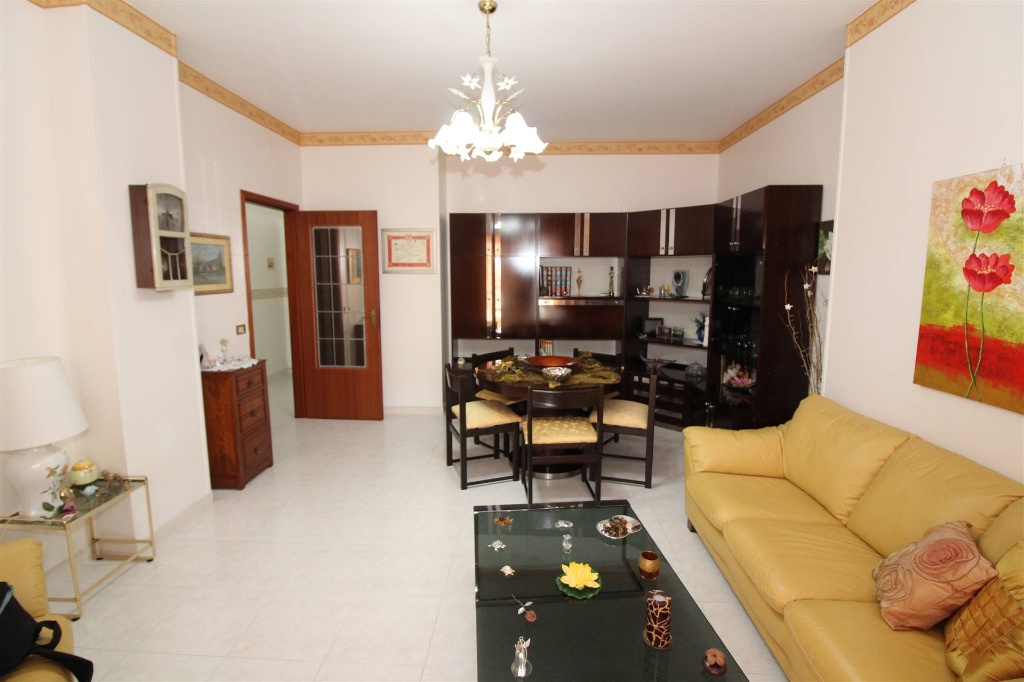 Appartamento in VIA ENNA, Lentini, 5 locali, 2 bagni, 110 m², 2° piano