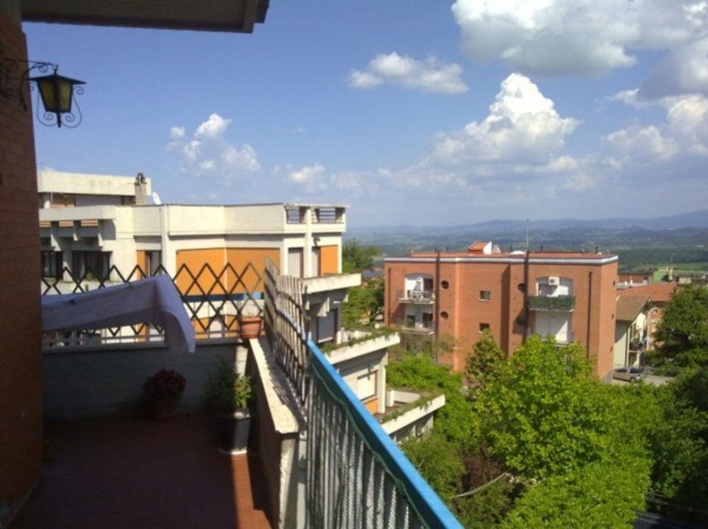 Appartamento a Chianciano Terme, 5 locali, 1 bagno, posto auto, 90 m²