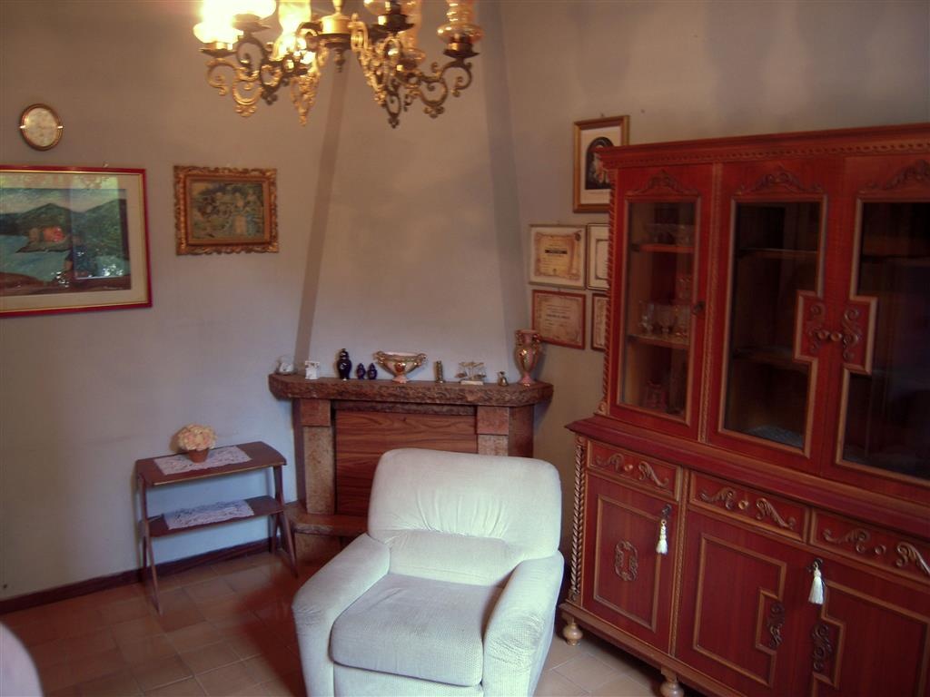 Villa a schiera a Viareggio, 6 locali, 1 bagno, 130 m² in vendita