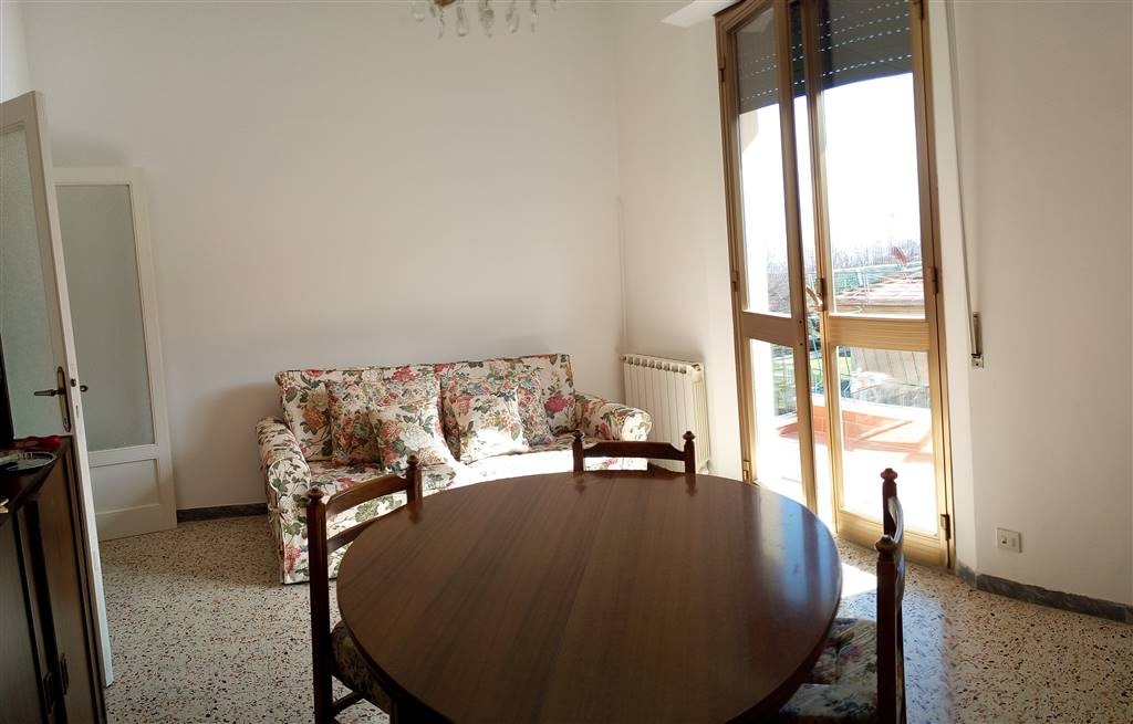 Appartamento a Chianciano Terme, 6 locali, 1 bagno, arredato, 82 m²
