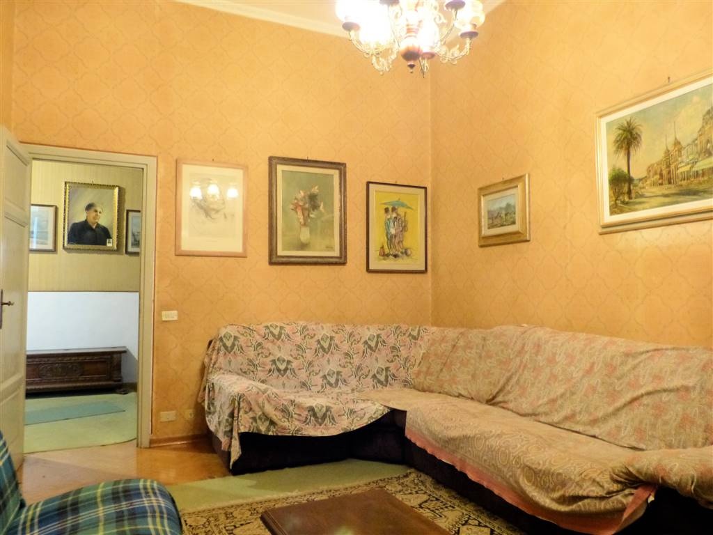 Casa semindipendente a Viareggio, 6 locali, 2 bagni, 120 m² in vendita