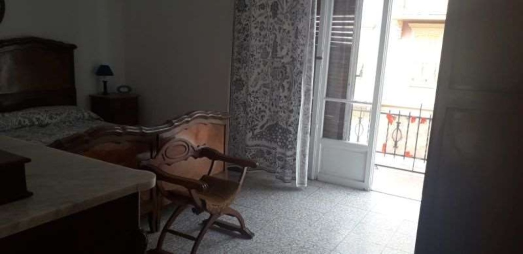 Appartamento ad Alassio, 5 locali, 1 bagno, arredato, 110 m², 1° piano