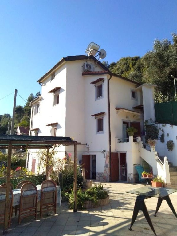 Casa indipendente in STRADA DEGLI OLANDESI, Camporosso, 4 locali