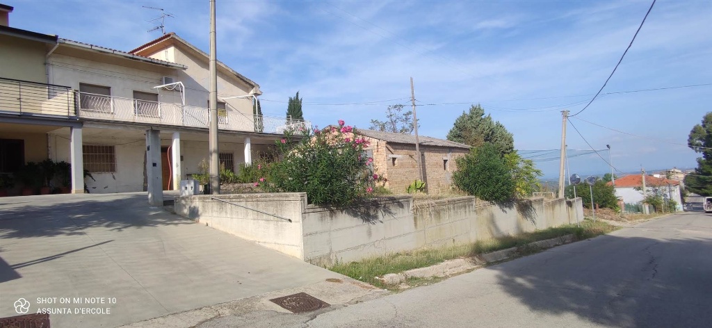 Casa semindipendente in Via san barbato, Pollutri, 11 locali, 3 bagni