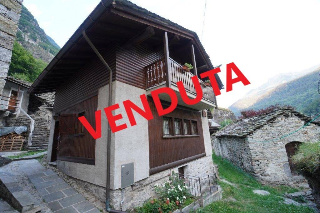 Casa indipendente in Via Danaal, Villa di Chiavenna, 4 locali, 2 bagni