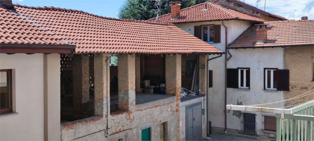 Rustico in Via indipendenza 10, Fenegrò, 4 locali, 125 m² in vendita