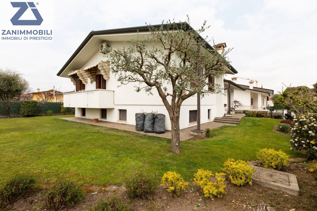 Casa indipendente in Via M. Sanudo, Castelfranco Veneto, 7 locali