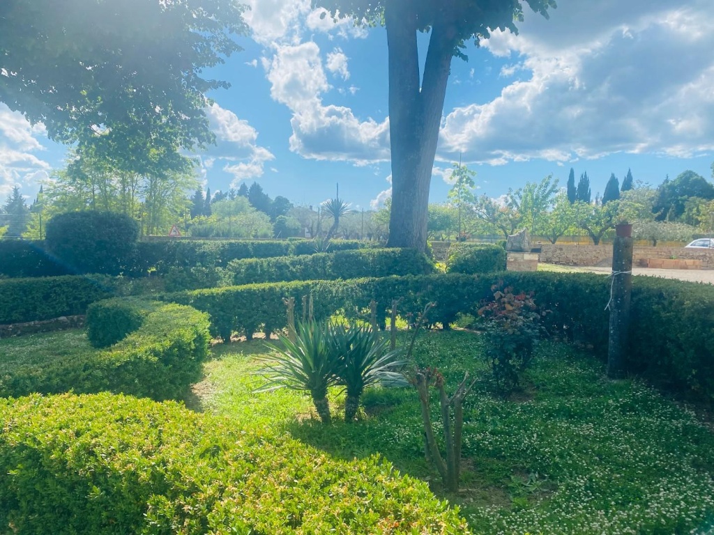Villa a Siena, 40 locali, giardino privato, posto auto, 1000 m²