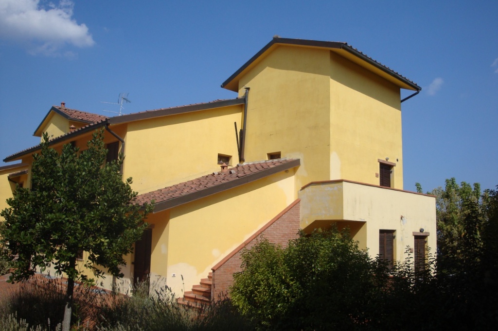 Appartamento a Gambassi Terme, 1 bagno, giardino in comune, arredato