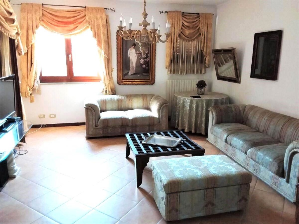 Villa a schiera ad Ancona, 5 locali, 3 bagni, 195 m², terrazzo