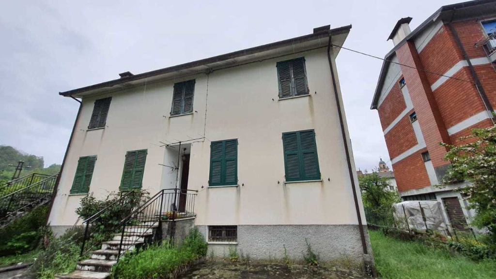 Casa semindipendente a Varese Ligure, 6 locali, 120 m², ultimo piano