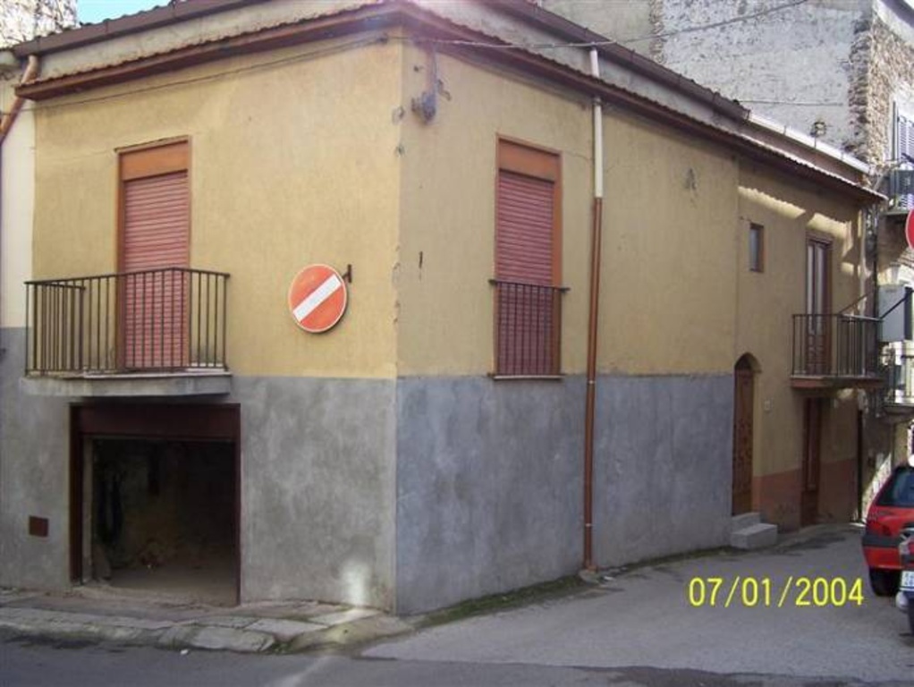 Casa indipendente a San Cataldo, 6 locali, 115 m², classe energetica G